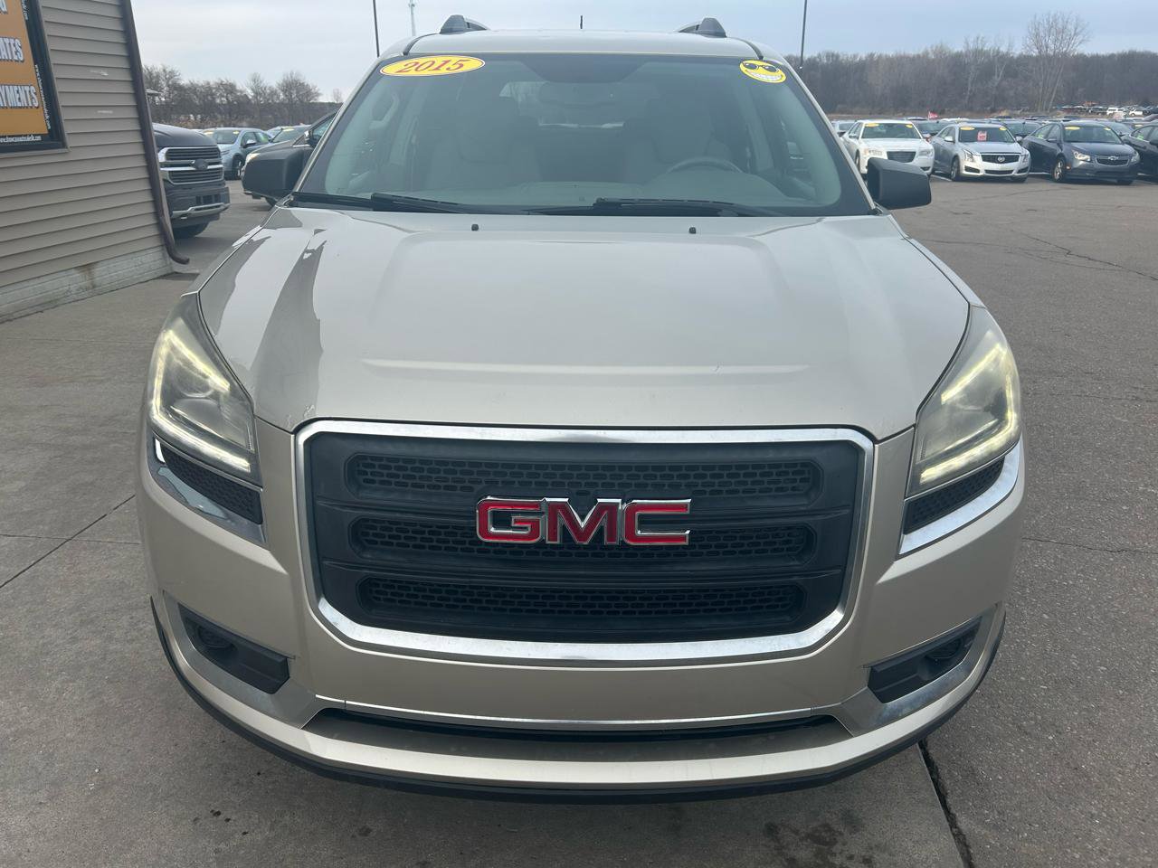 Used 2015 GMC Acadia SLE FWD image 2