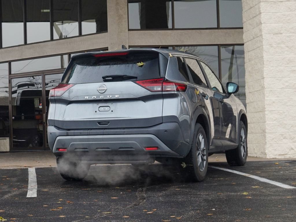 Used 2023 Nissan Rogue S image 5