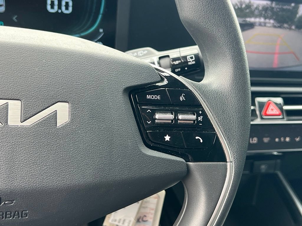 Certified 2025 Kia Niro LX FWD image 22
