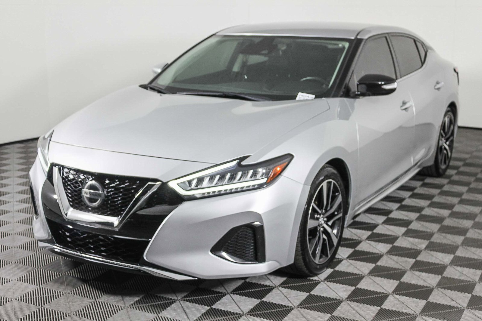 Certified 2022 Nissan Maxima SV w/ Floor Mat Group image 3