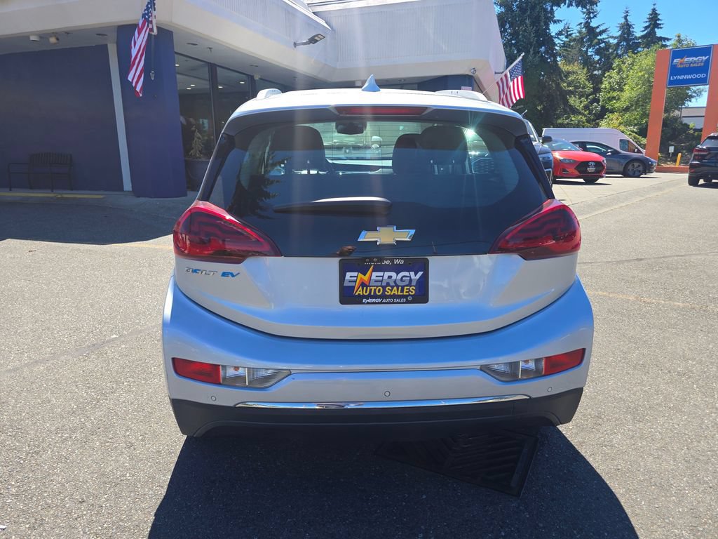Used 2017 Chevrolet Bolt Premier w/ Driver Confidence II Package FWD image 6