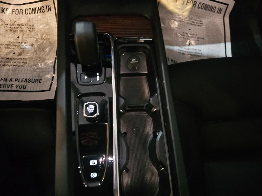 Certified 2023 Volvo XC60 B5 Plus w/ Climate Package AWD/4WD image 22