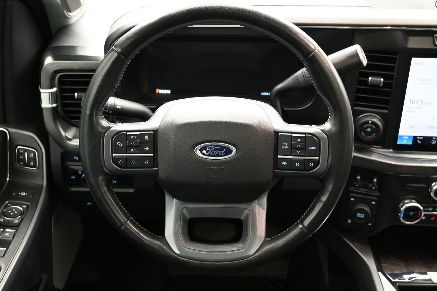 Used 2023 Ford F250 Lariat w/ Lariat Ultimate Package AWD/4WD image 15