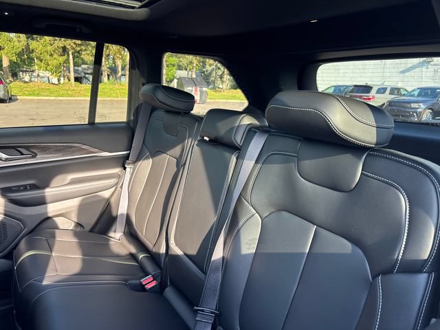 New 2027 Jeep Grand Cherokee Limited AWD/4WD image 8