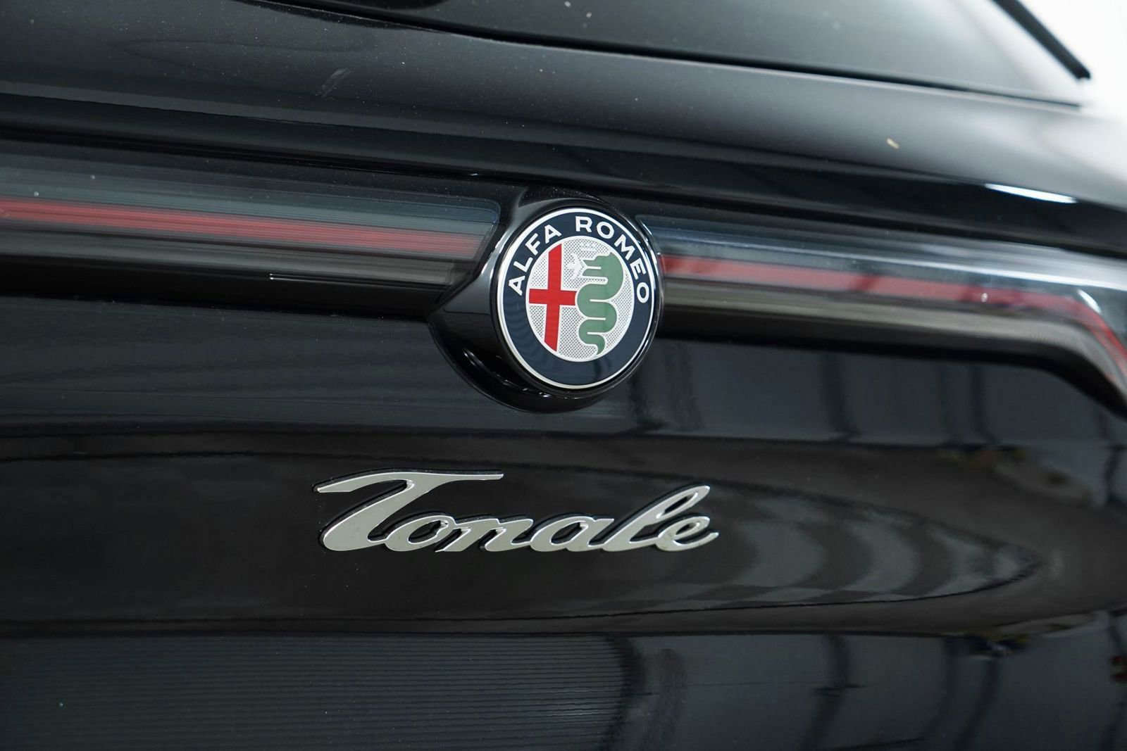 New 2024 Alfa Romeo Tonale Ti w/ Active Assist Package image 25