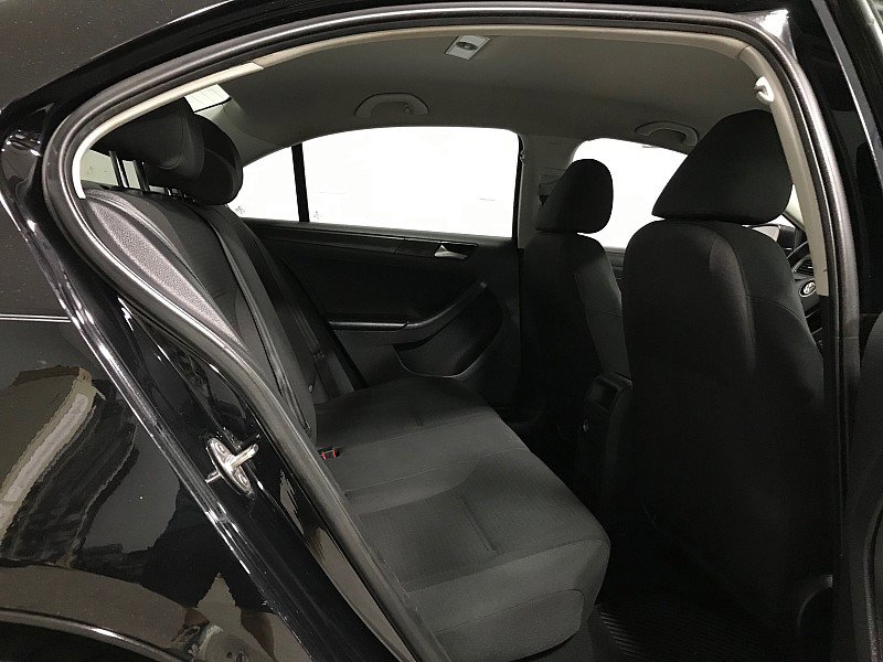 Used 2016 Volkswagen Jetta S image 16