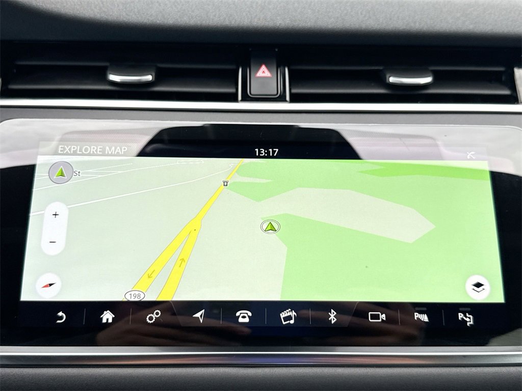 Used 2020 Land Rover Range Rover Evoque SE image 19