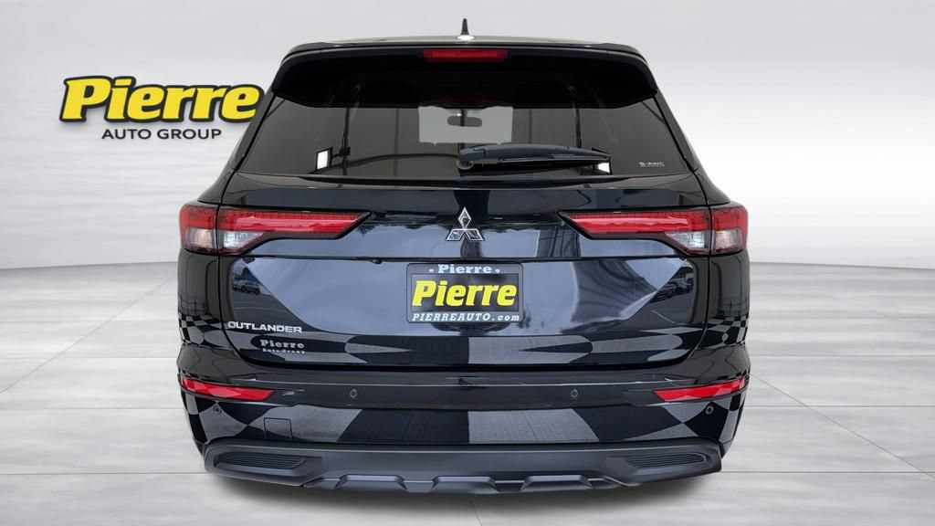Used 2022 Mitsubishi Outlander ES AWD/4WD image 3