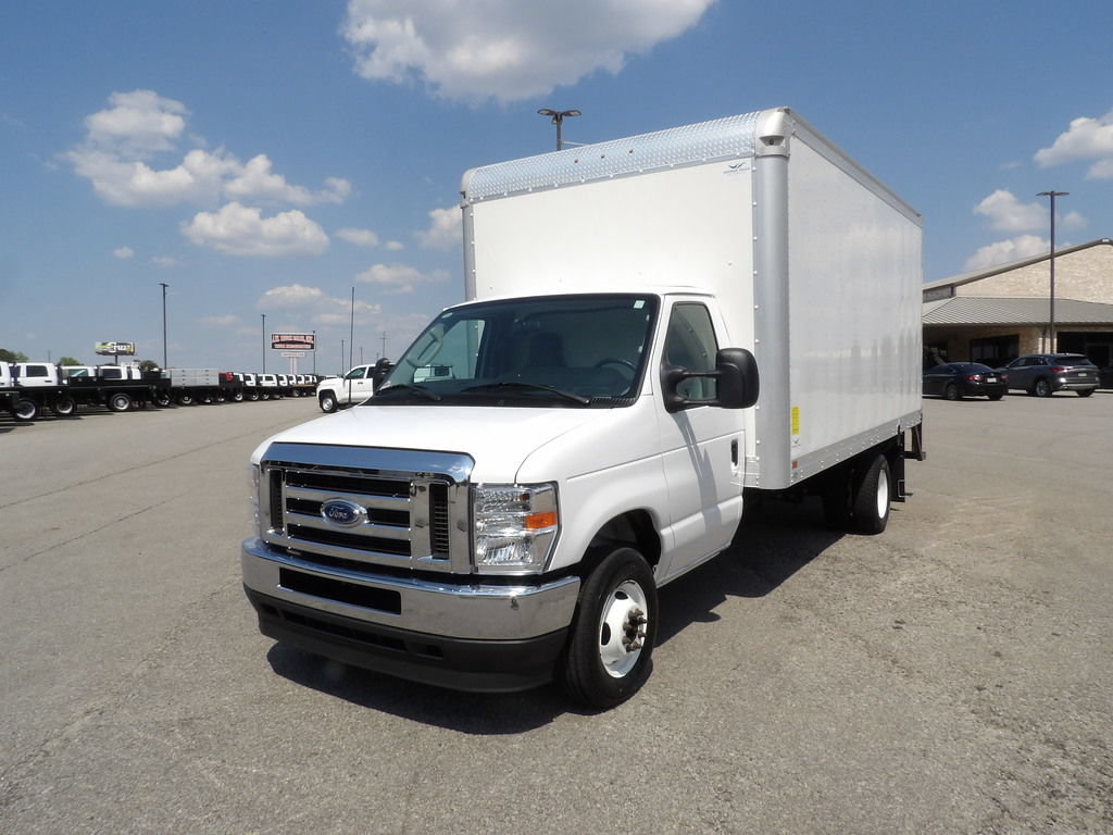 Used 2024 Ford E-450 and Econoline 450 Super Duty w/ Power Windows & Locks Group RWD image 48
