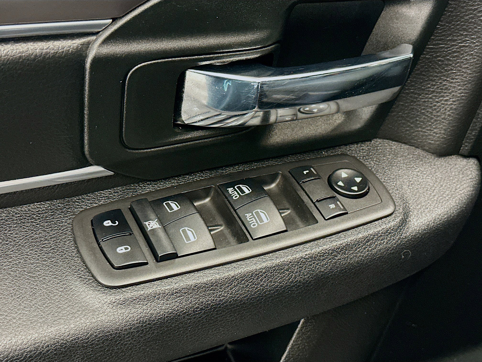 Used 2024 RAM 1500 Classic Warlock image 15