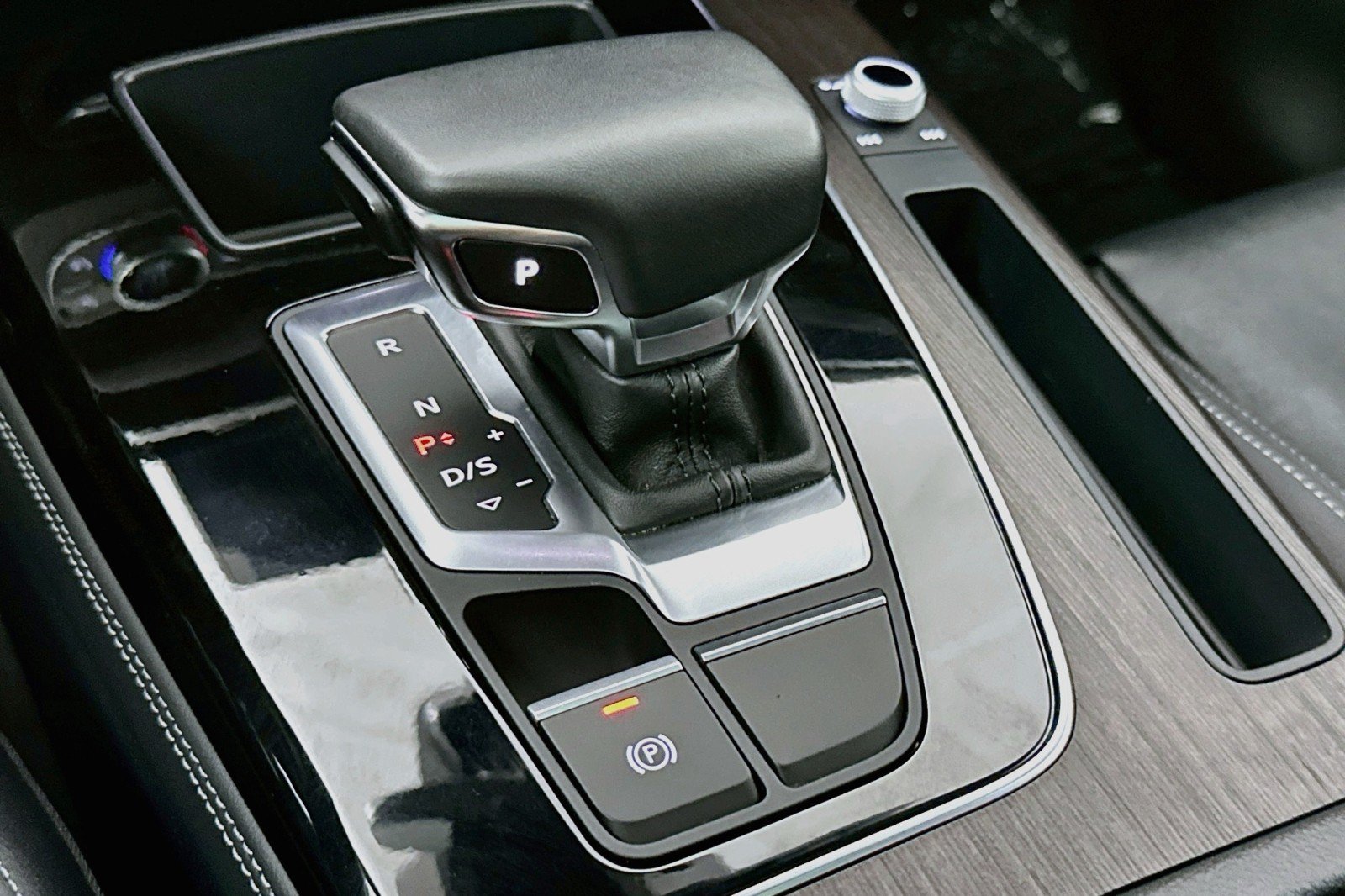 Used 2024 Audi Q5 e Premium Plus AWD/4WD image 7