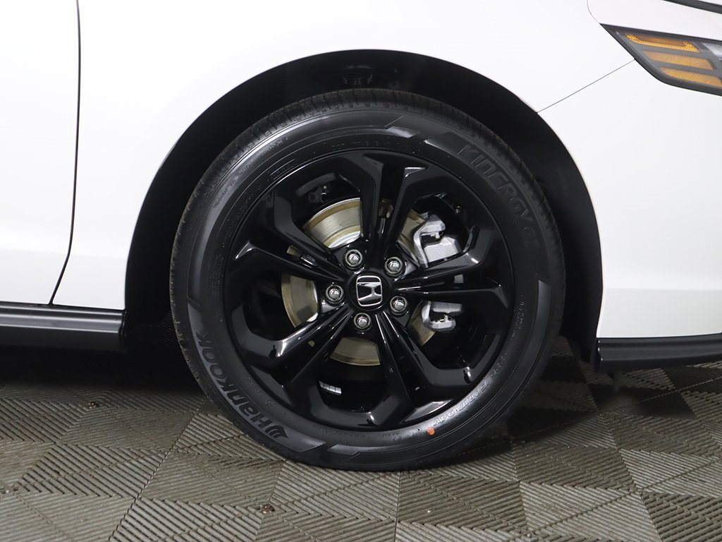 Certified 2025 Honda Accord SE image 22