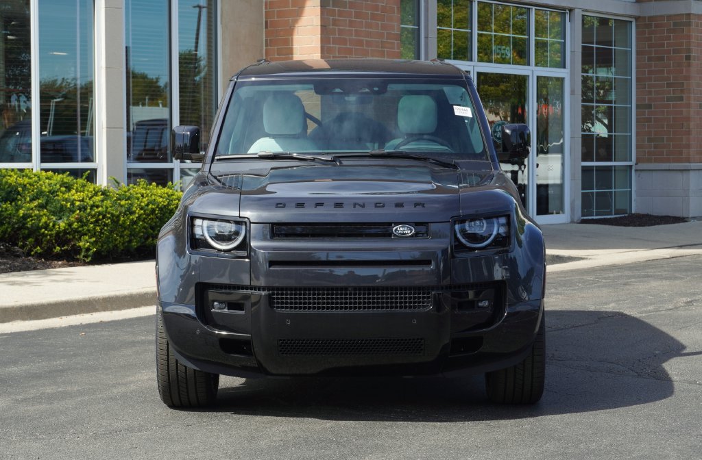 New 2026 Land Rover Defender 110 X-Dynamic SE AWD/4WD image 4