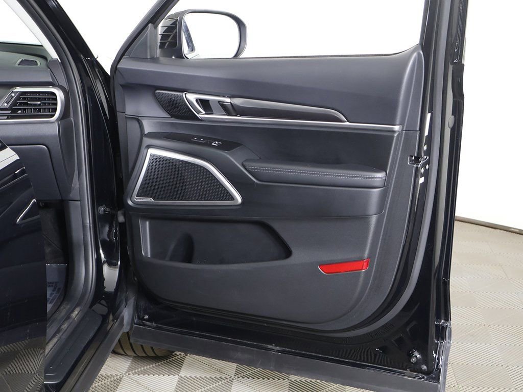 Used 2025 Kia Telluride S image 27