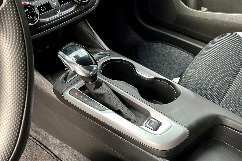 Used 2024 Buick Envista Preferred w/ Convenience II Package image 17