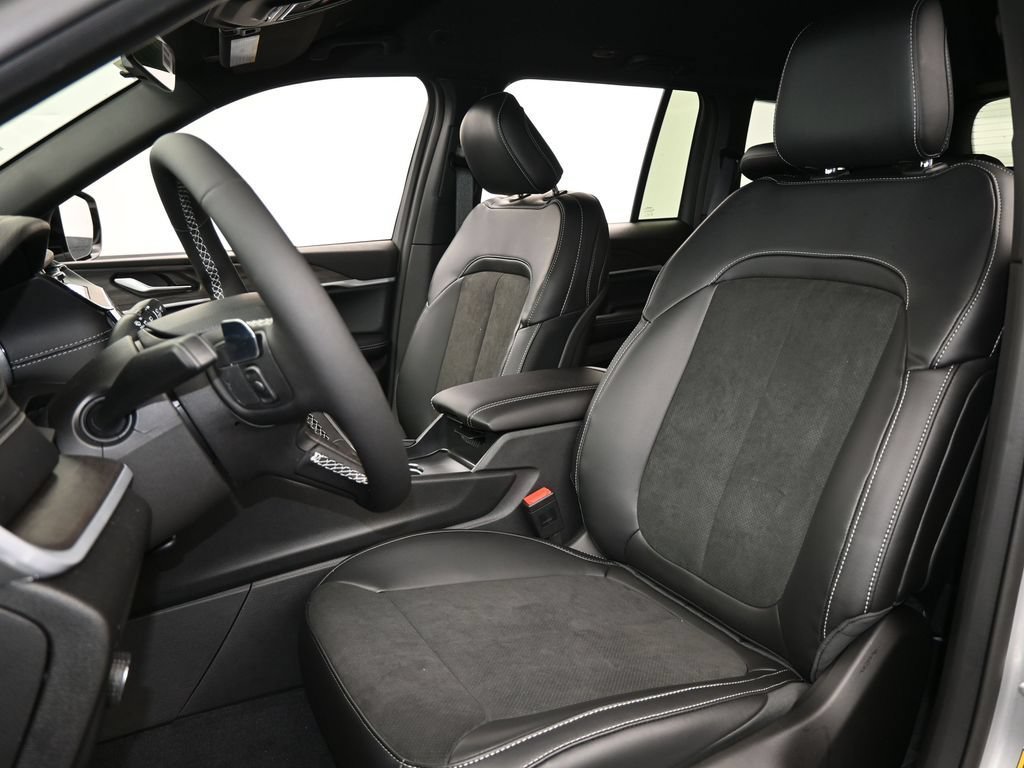 New 2026 Jeep Grand Cherokee Altitude RWD image 10