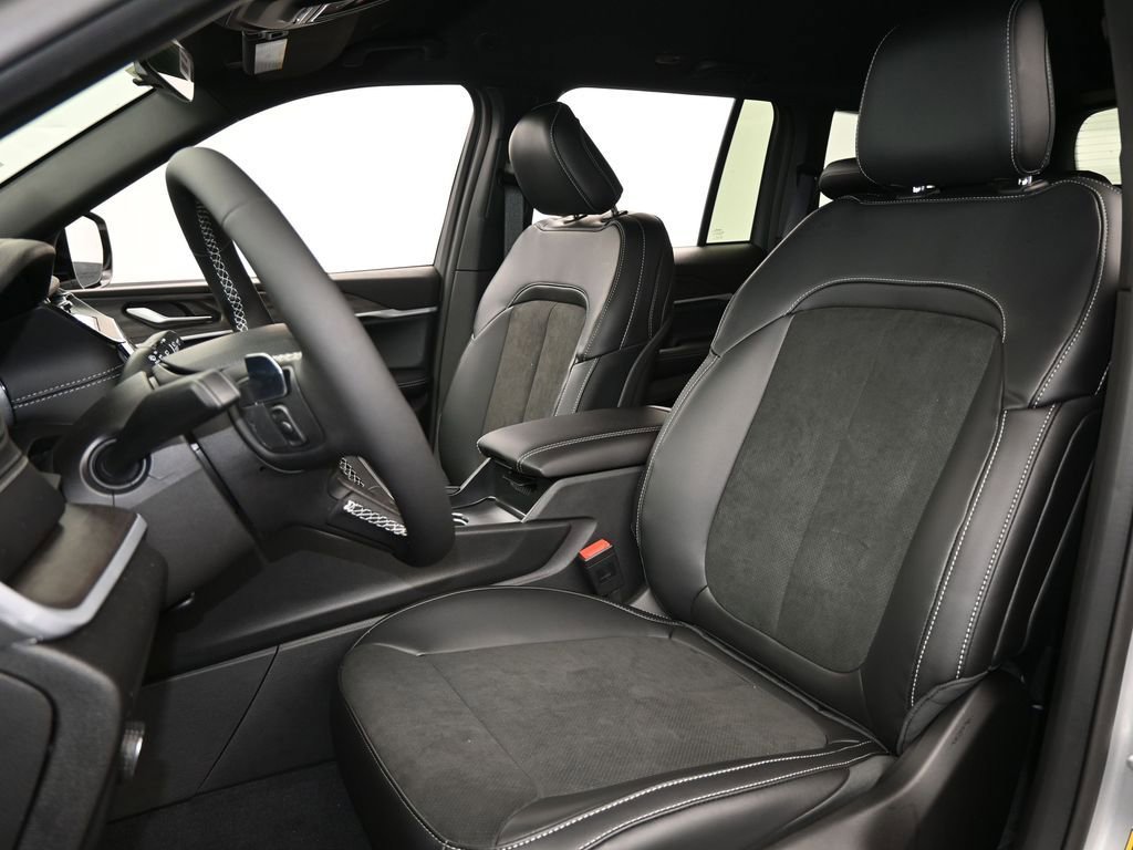 New 2026 Jeep Grand Cherokee Altitude RWD image 10