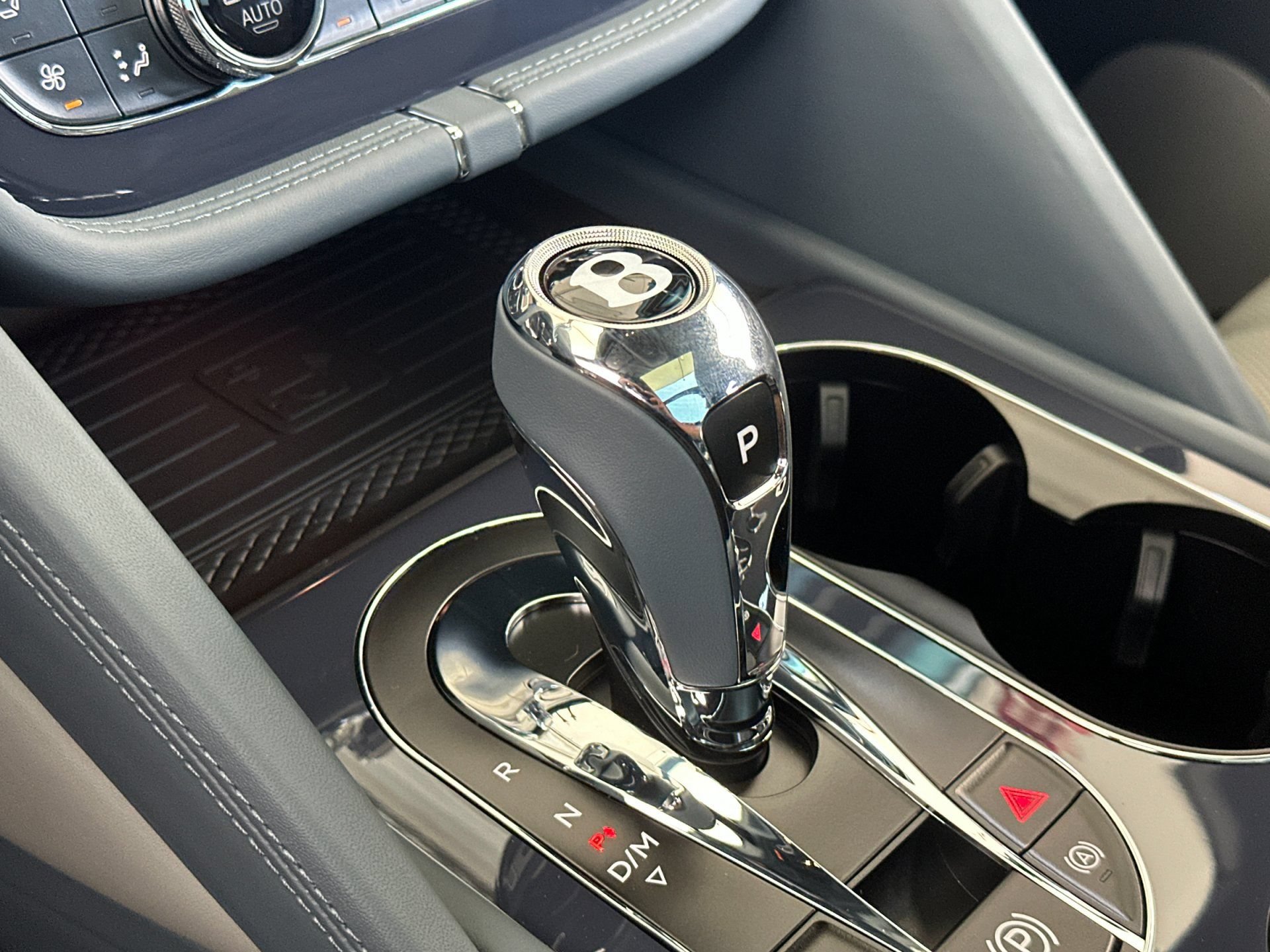 New 2026 Bentley Bentayga Extended Wheelbase AWD/4WD image 25