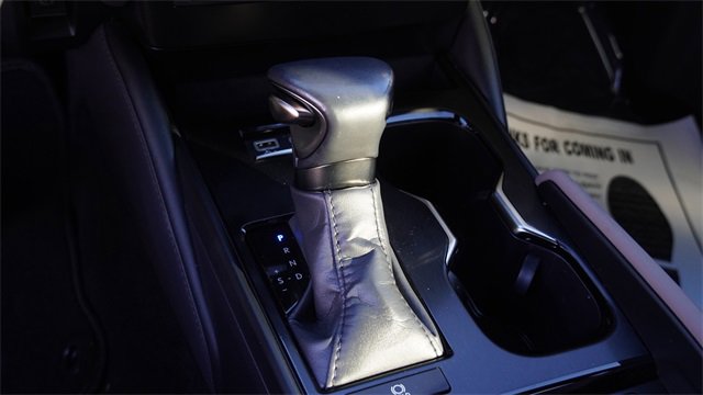 Used 2024 Lexus ES 250 w/ Premium Package image 27