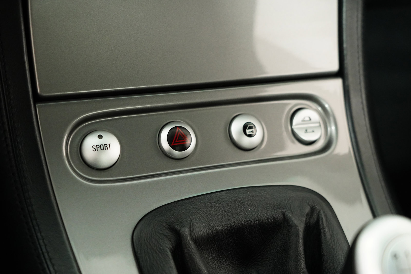 Used 2002 BMW Z8 image 27