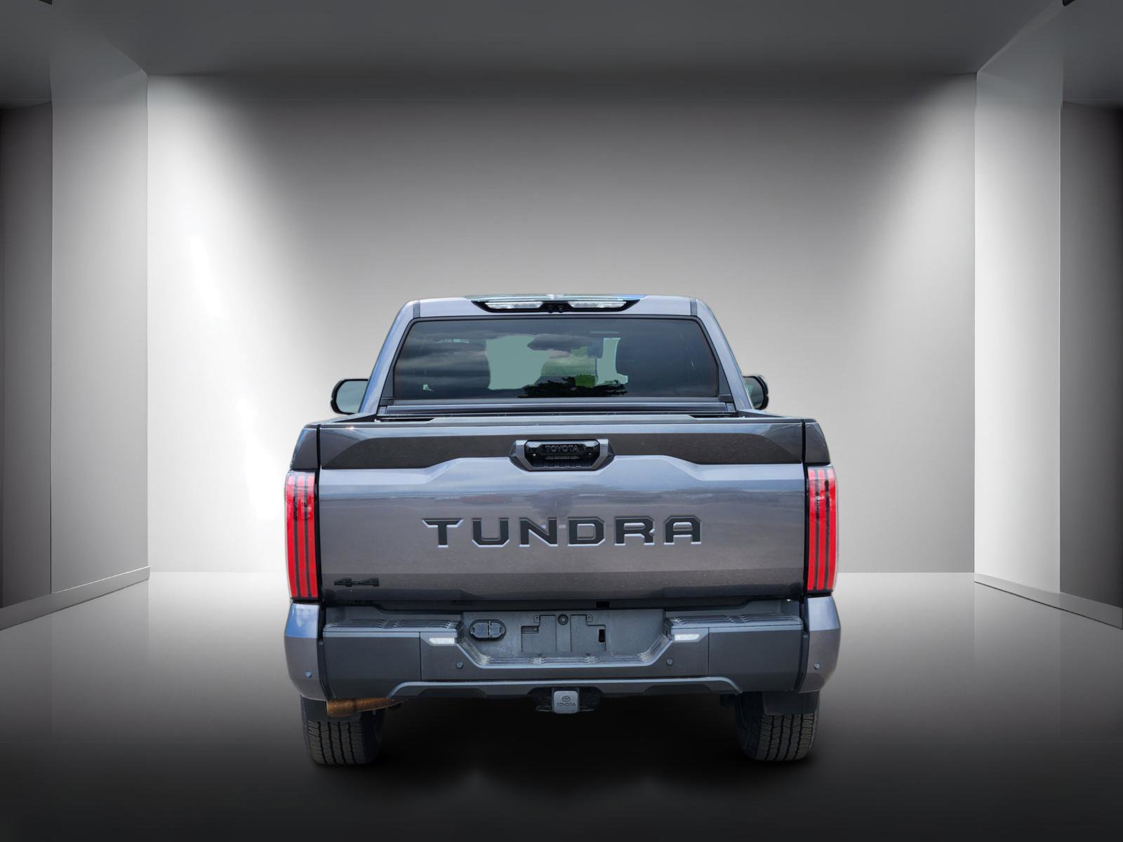 Used 2025 Toyota Tundra Limited AWD/4WD image 6