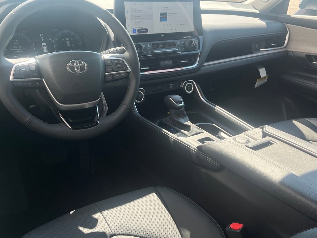 New 2026 Toyota Grand Highlander Limited image 2