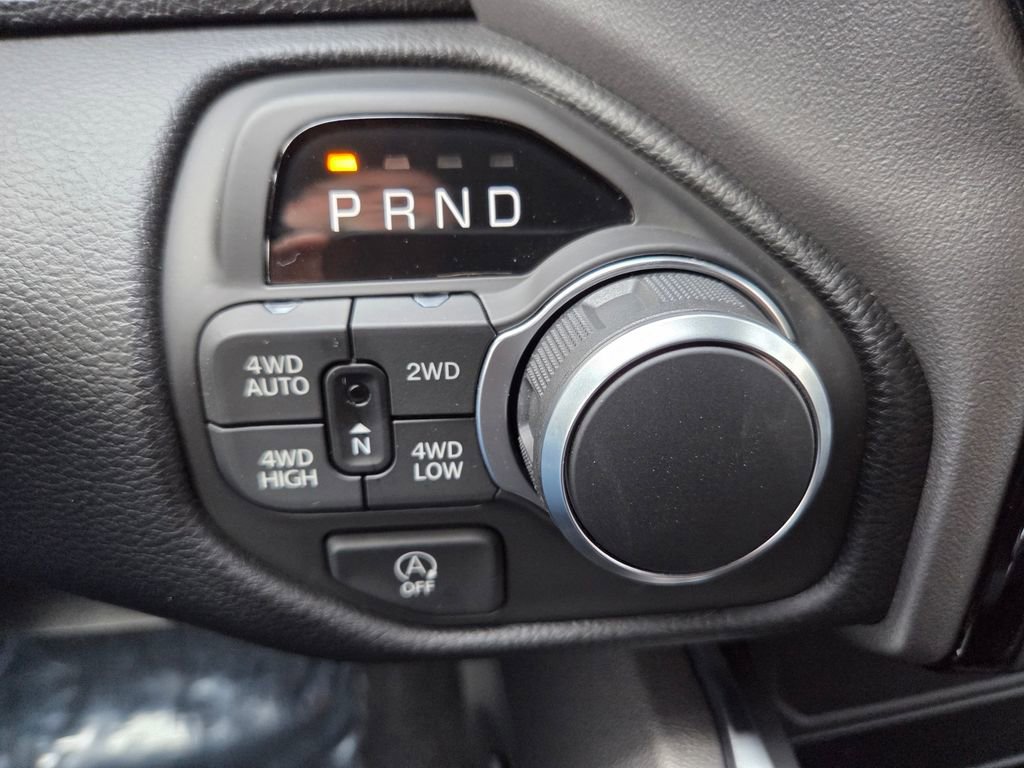 New 2026 RAM 1500 4x4 Crew Cab image 13