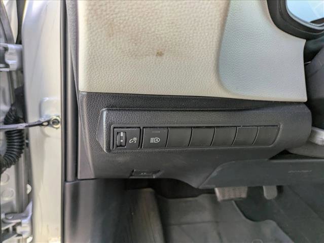 Used 2020 Toyota Corolla LE image 13