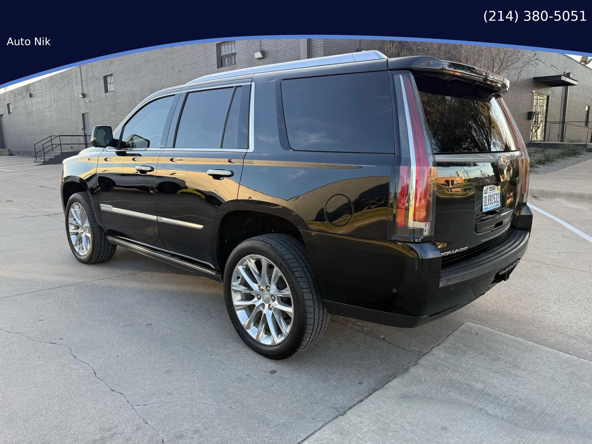 Used 2018 Cadillac Escalade Premium Luxury RWD image 5