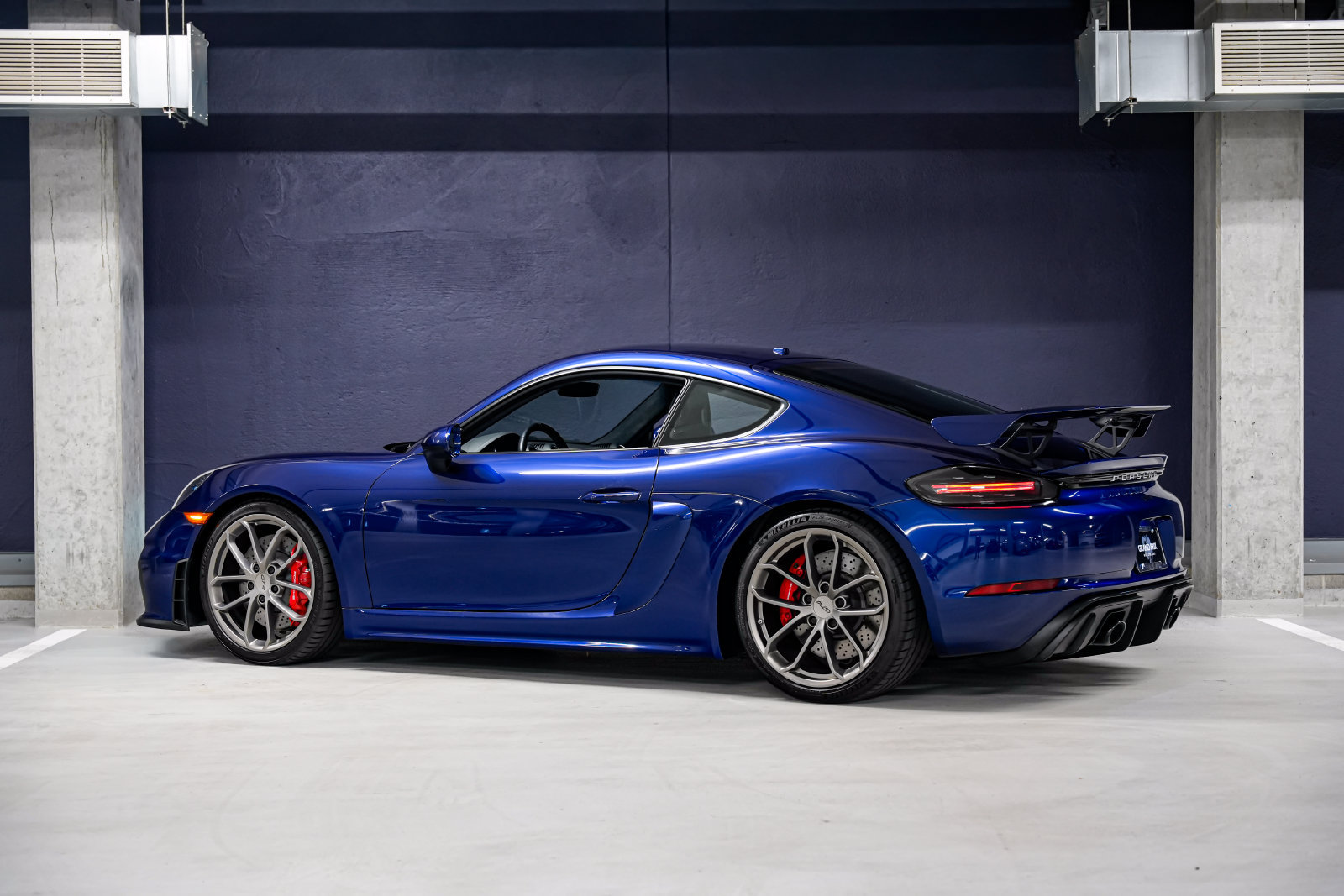 Used 2020 Porsche 718 Cayman GT4 RWD image 8