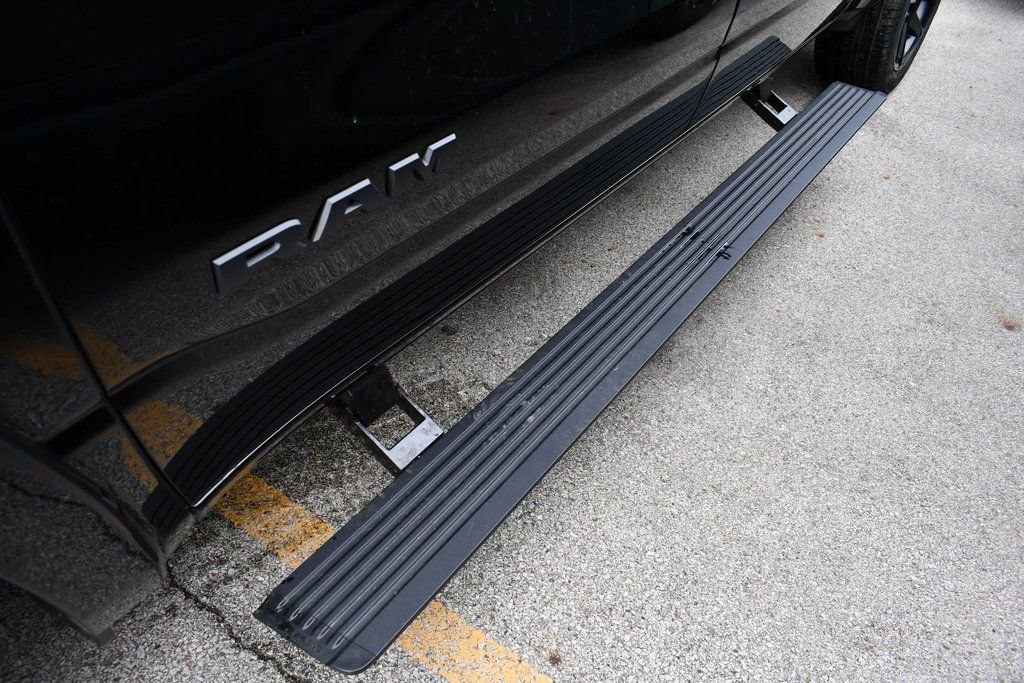 New 2026 RAM 1500 Laramie w/ Night Edition image 27