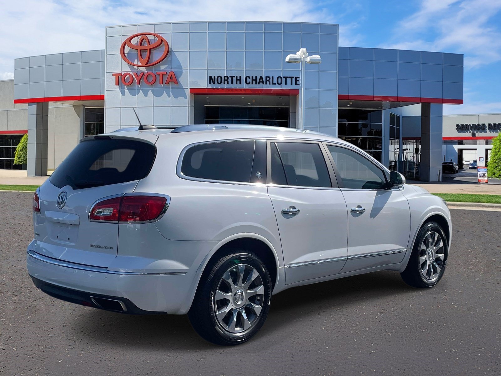 Used 2017 Buick Enclave Premium w/ Enclave Tuscan Edition FWD image 6