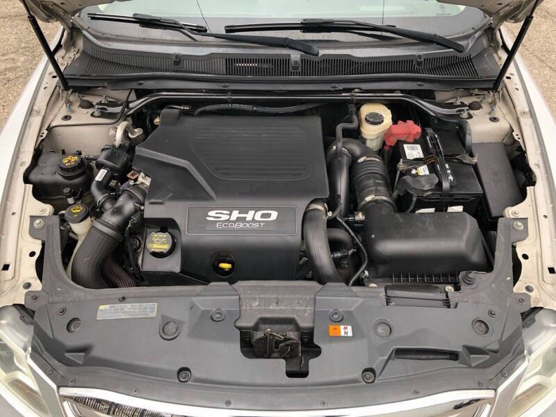 Used 2010 Ford Taurus SHO image 9