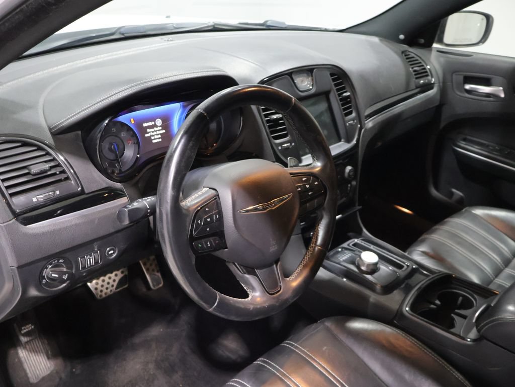Used 2018 Chrysler 300 S AWD/4WD image 15