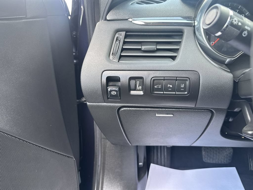 Used 2016 Chevrolet Impala LTZ FWD image 20