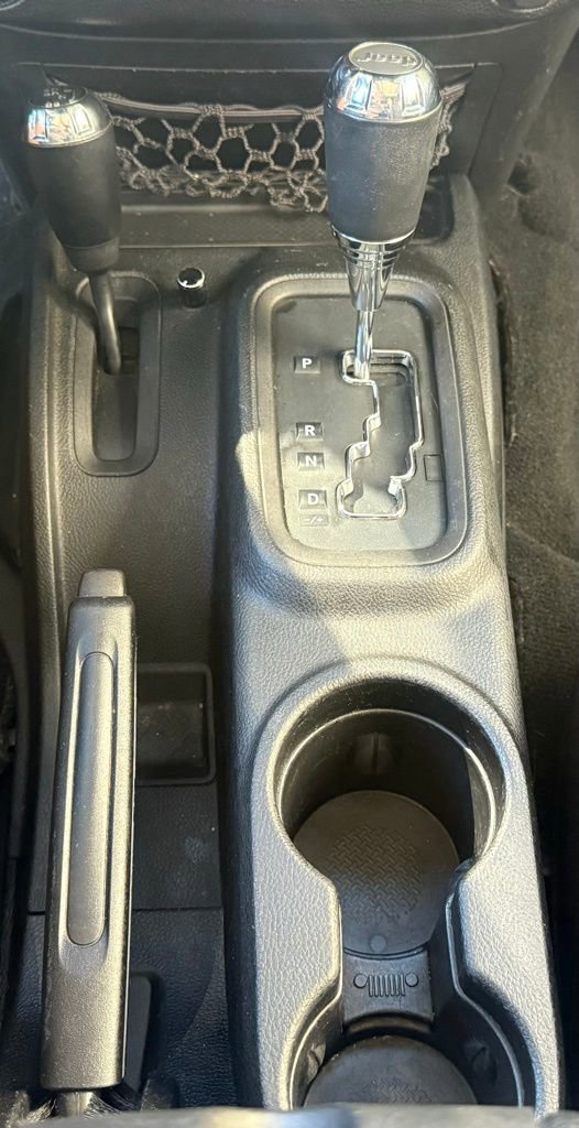 Used 2013 Jeep Wrangler Unlimited Sport image 14