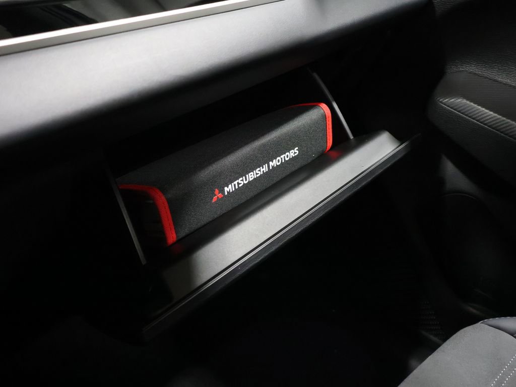 Used 2024 Mitsubishi Outlander SEL image 34