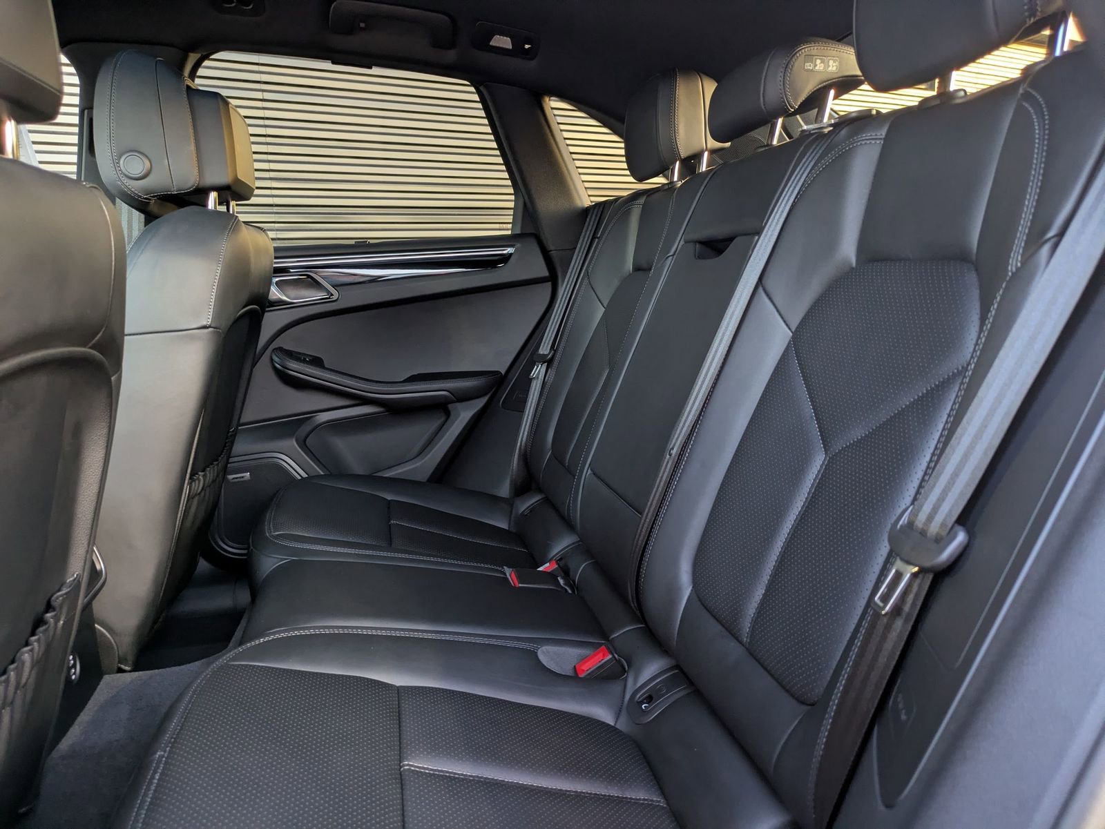 Certified 2026 Porsche Macan image 24