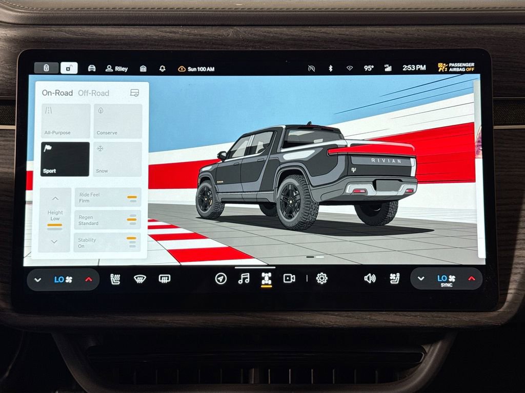 Used 2022 Rivian R1T Adventure image 14