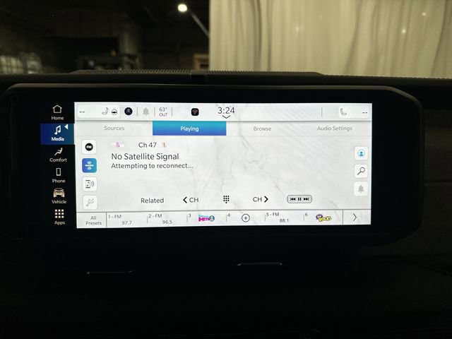 Used 2025 Jeep Wrangler Unlimited Sahara w/ Safety Group AWD/4WD image 16