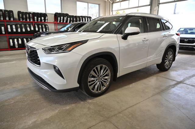 Used 2022 Toyota Highlander Platinum image 7