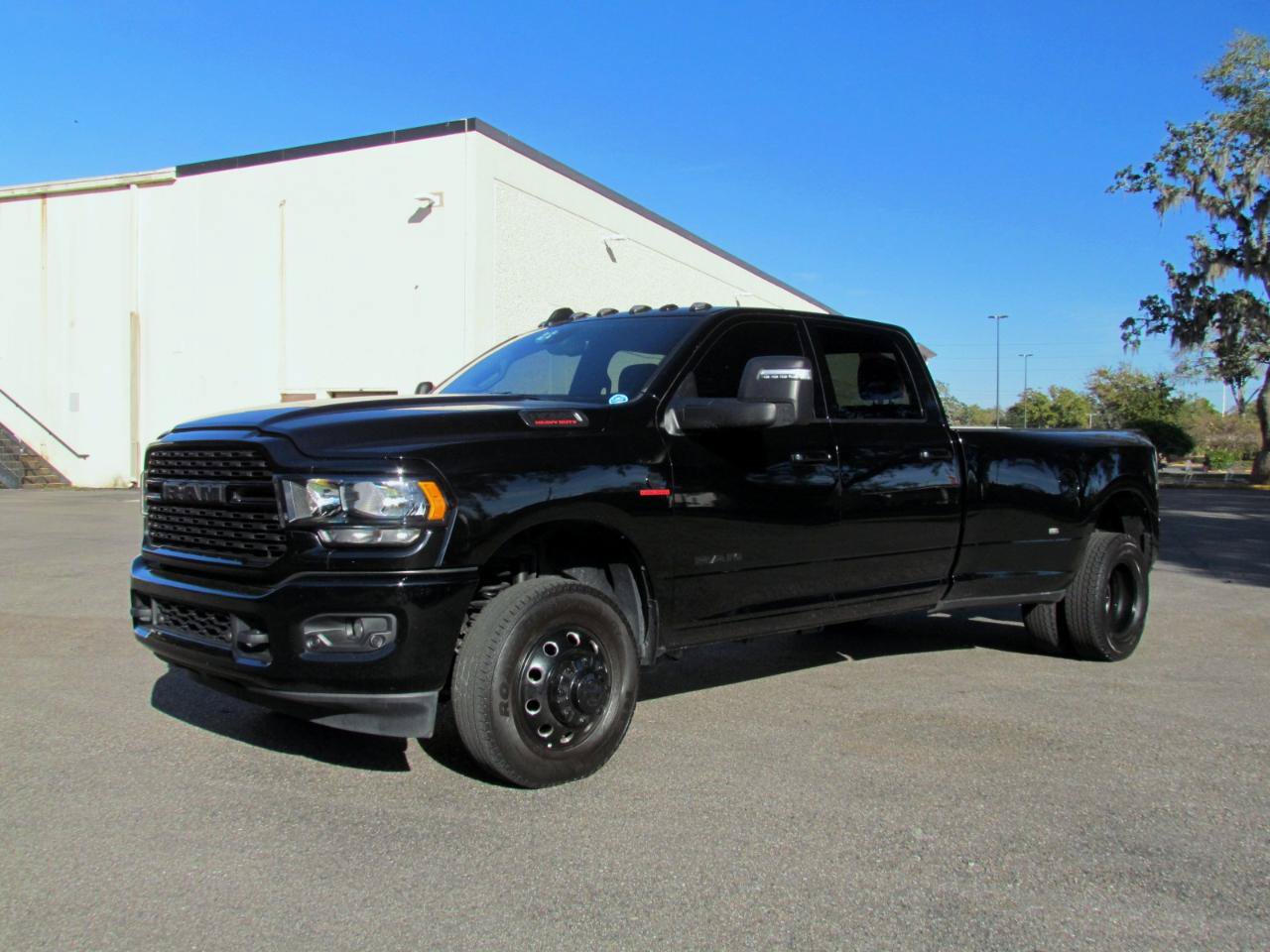 Used 2024 RAM 3500 Big Horn w/ Night Edition AWD/4WD image 5