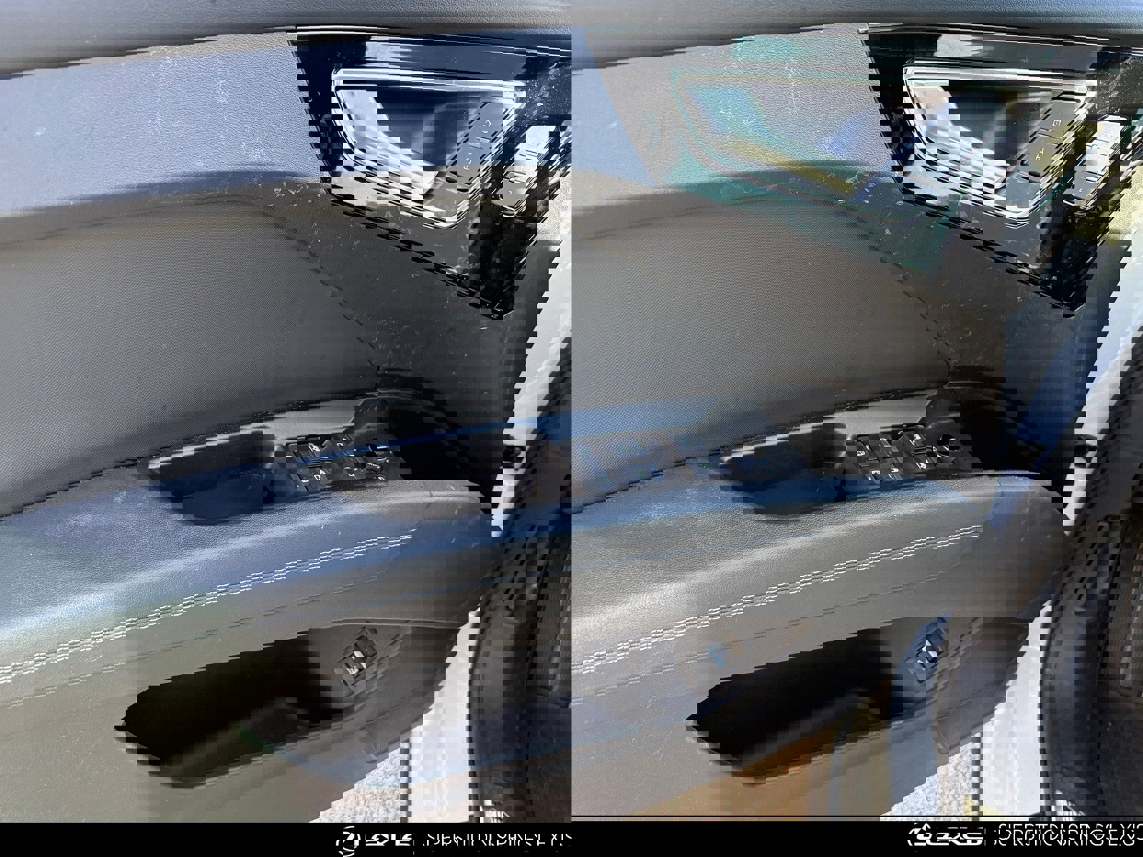 Used 2022 Audi Q4 e-tron Premium Plus w/ Premium Plus image 11