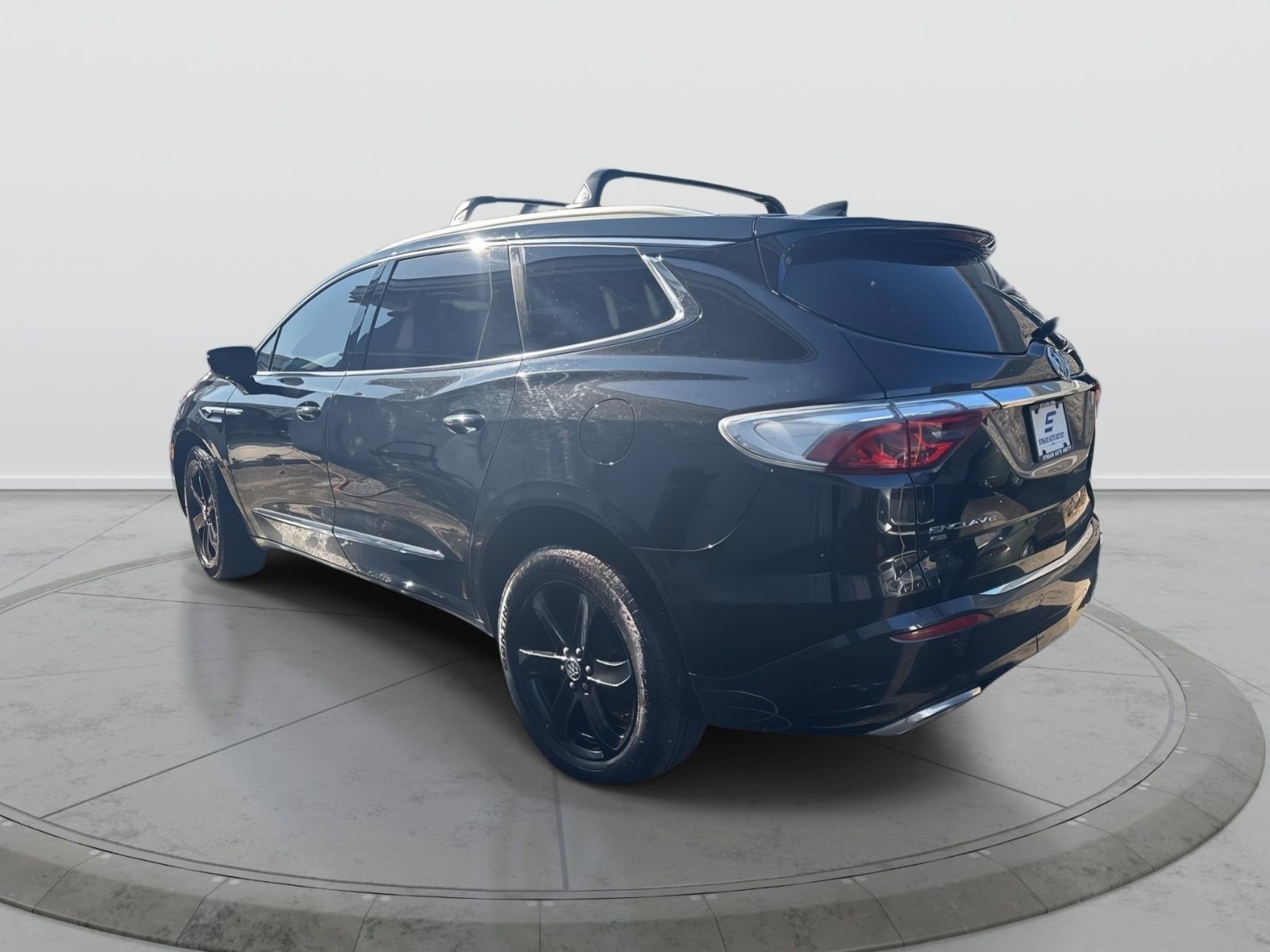 Used 2024 Buick Enclave Essence w/ Experience Buick Package image 4
