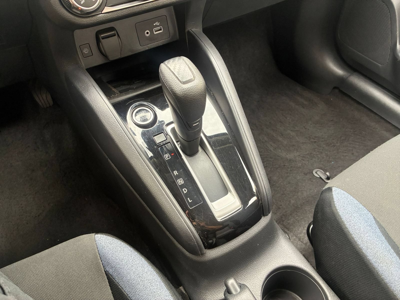 Used 2025 Nissan Versa SV FWD image 38