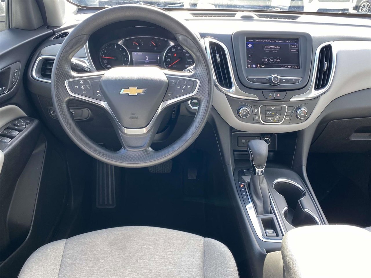 Used 2022 Chevrolet Equinox LS w/ LS Convenience Package image 9