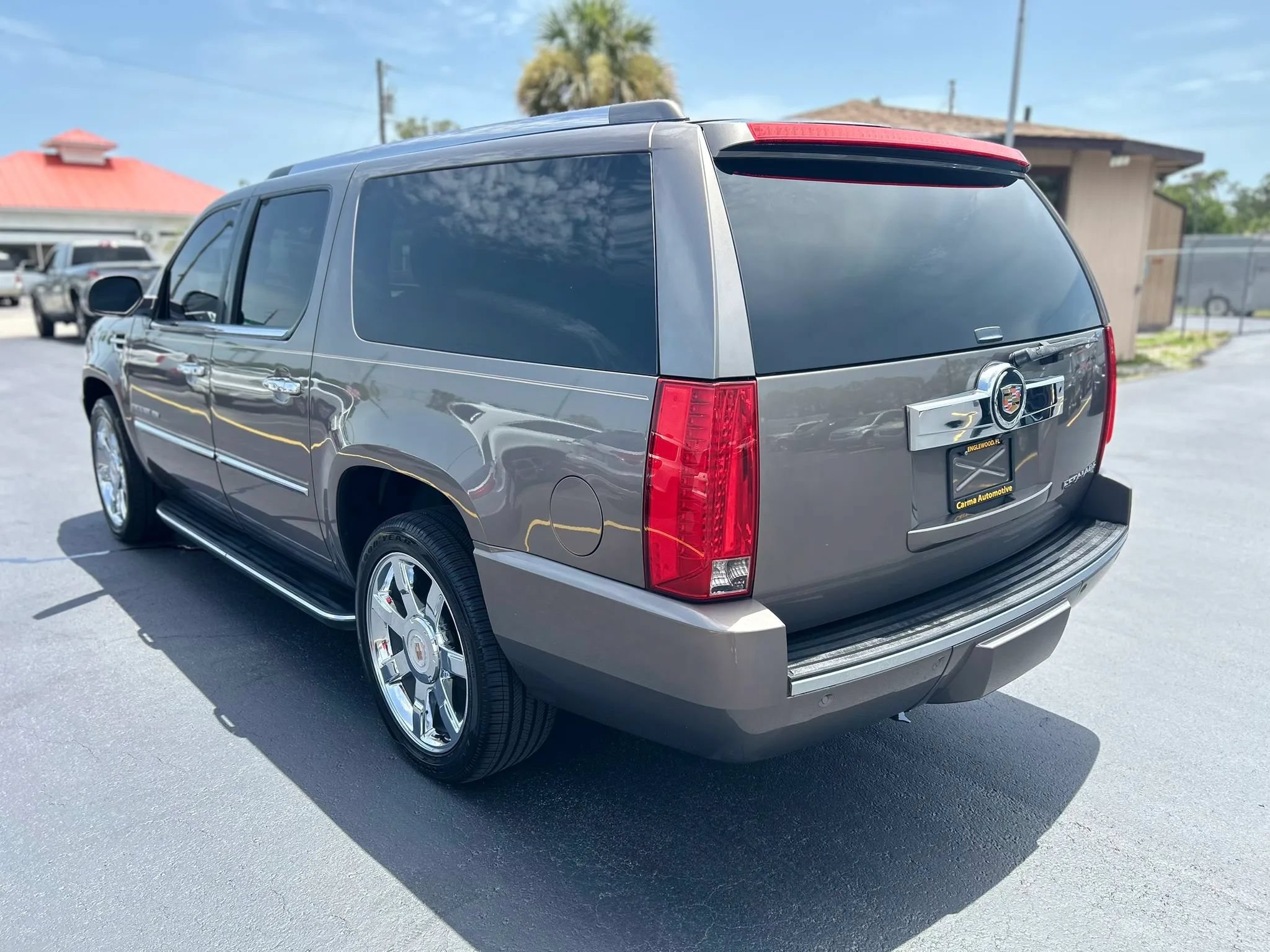 Used 2013 Cadillac Escalade ESV Luxury RWD image 7