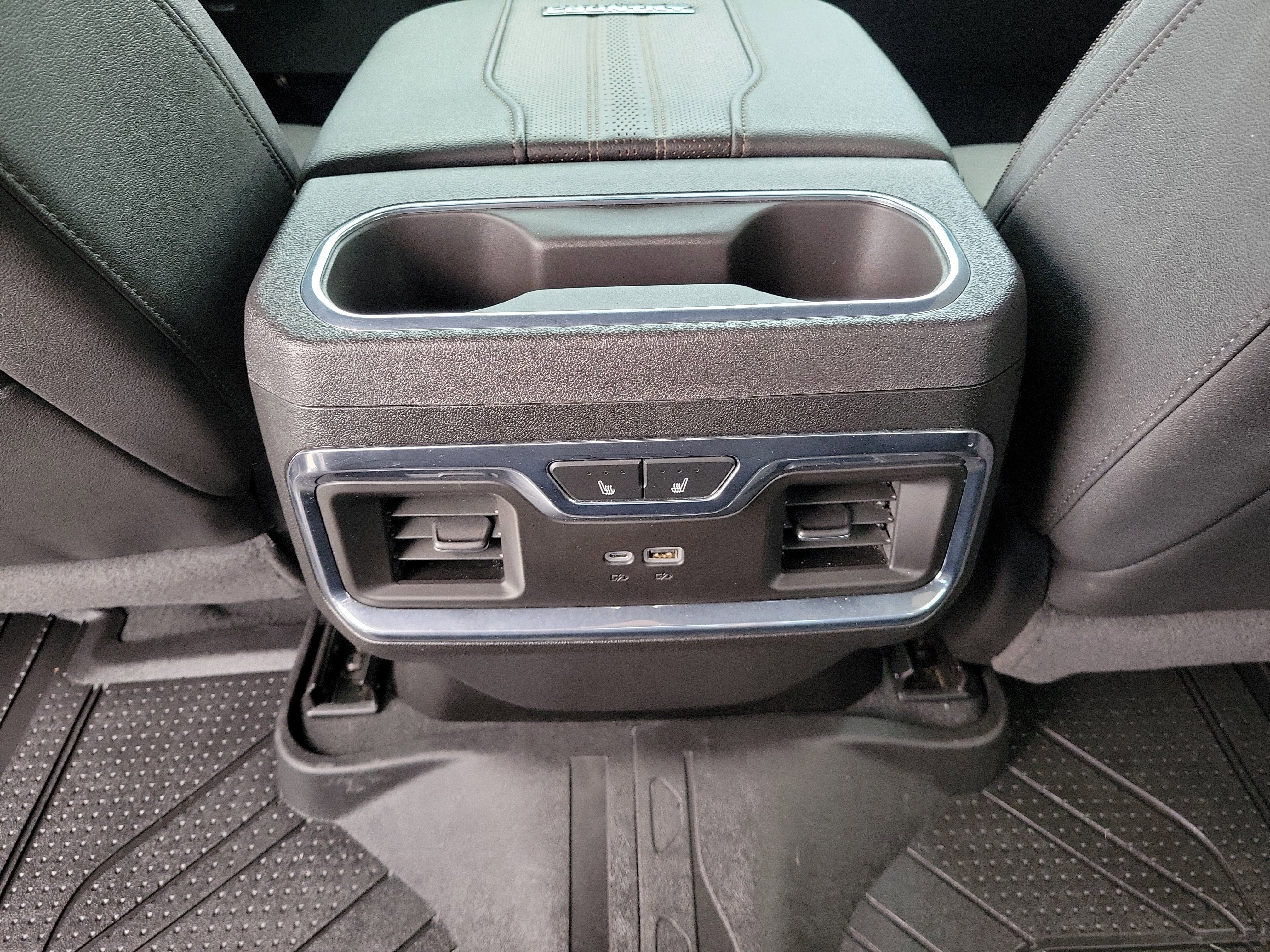 Used 2025 Chevrolet Silverado 3500 High Country w/ High Country Premium Package AWD/4WD image 11
