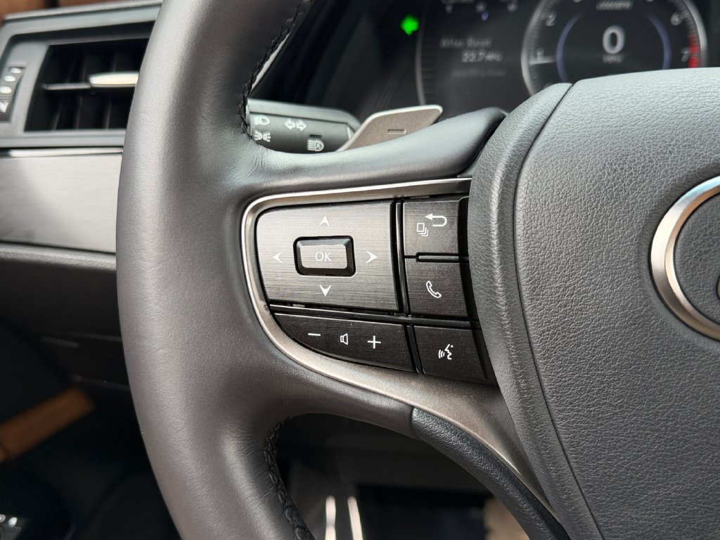 Certified 2024 Lexus ES 350 w/ Premium Package FWD image 19