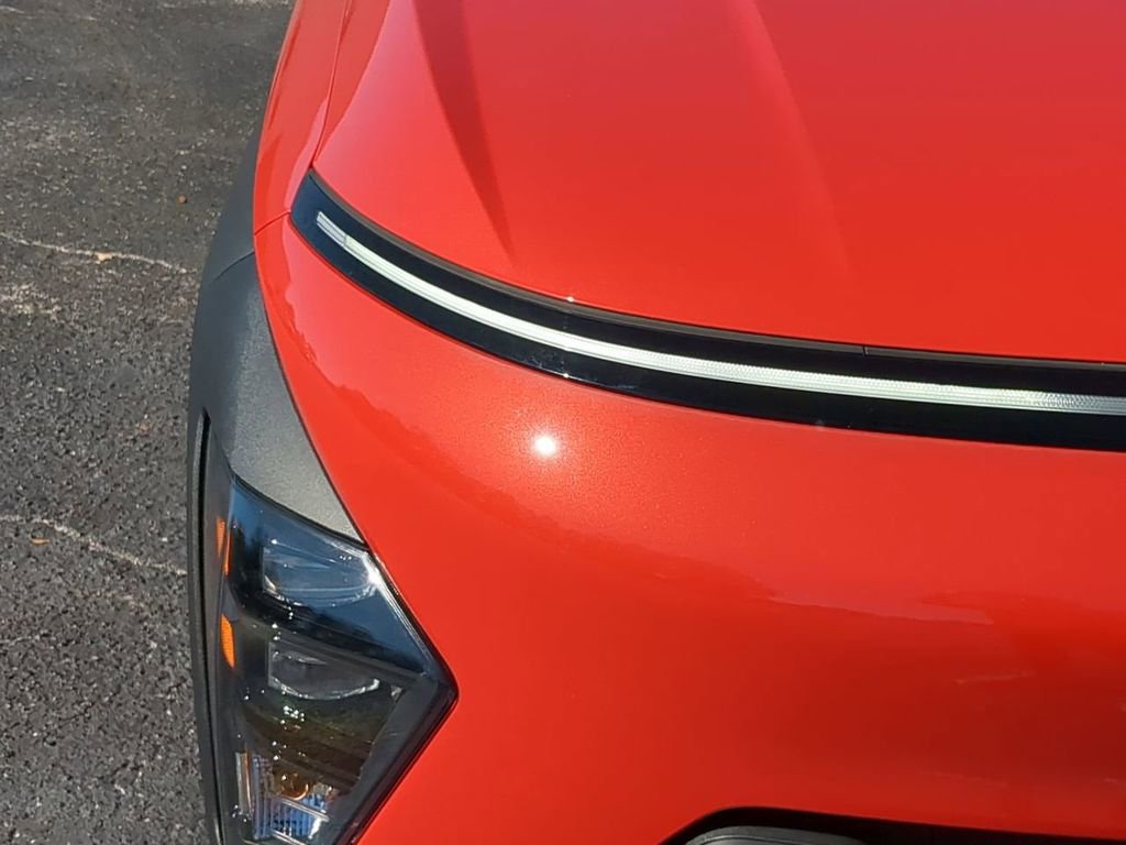 Used 2025 Hyundai Kona SE image 10